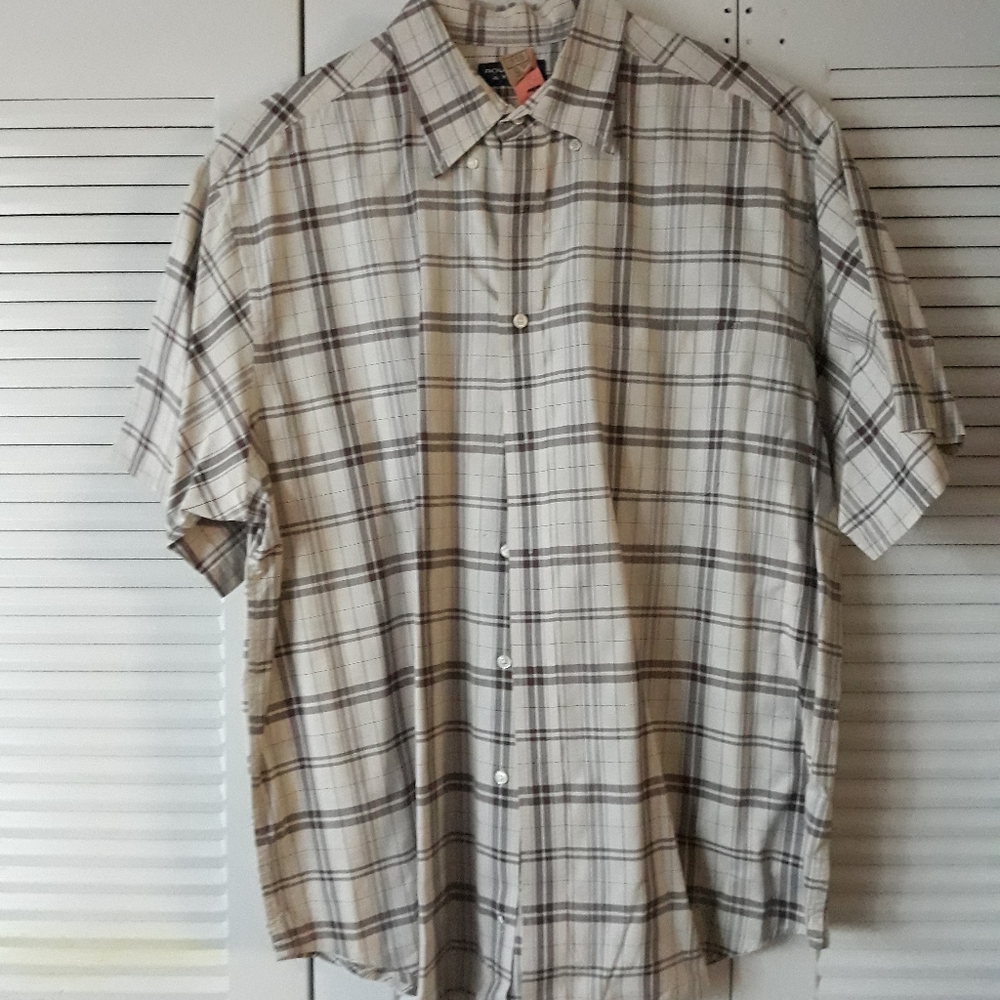 Roundtree & Yorke, men's short sleeve shirt. Size XL